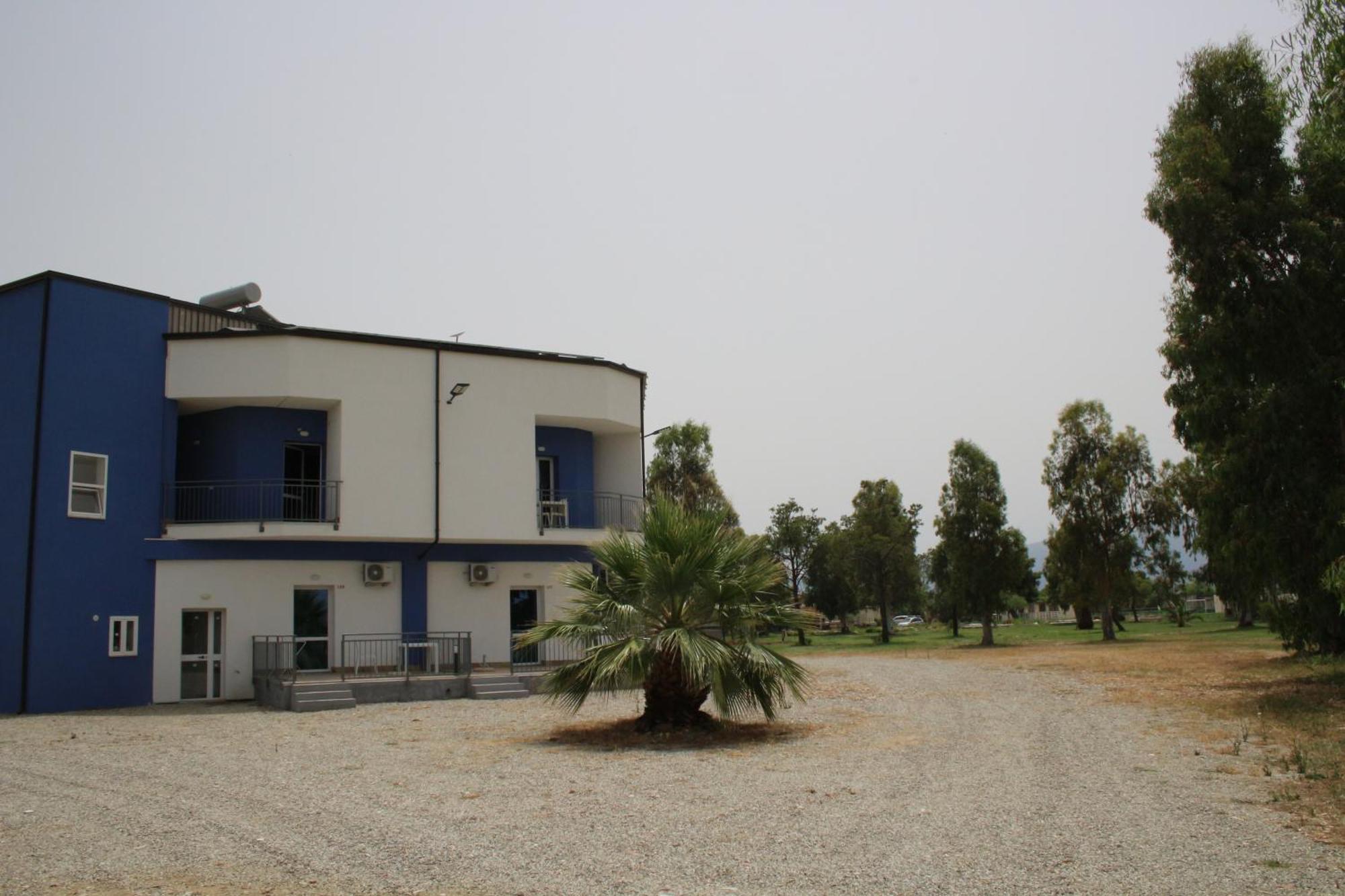 Levante Marina di Schiavonea Bagian luar foto